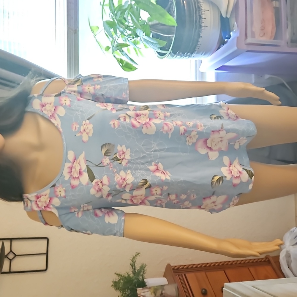 Igenjun floral cold shoulder top M